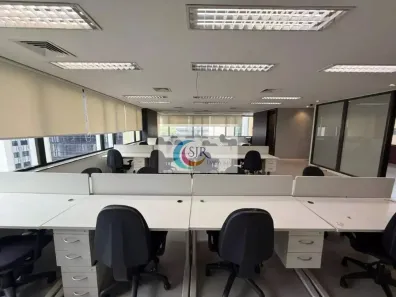 Sala Comercial para alugar, 245m² no Vila Olímpia, São Paulo