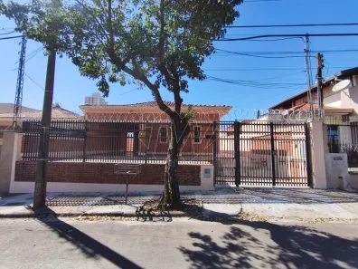 Casa com 3 Quartos para alugar, 175m² no Vila José Bonifácio, Araraquara