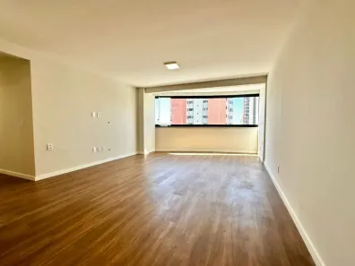 Apartamento com 3 Quartos à venda, 107m² no Guararapes, Fortaleza