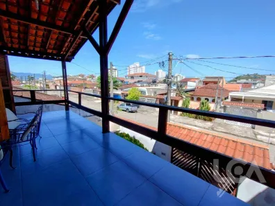 Casa com 4 Quartos à venda, 225m² no Jardim Bela Vista, Caraguatatuba