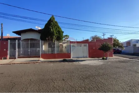 Casa com 2 Quartos à venda, 244m² no Parque Aeroporto, Lins