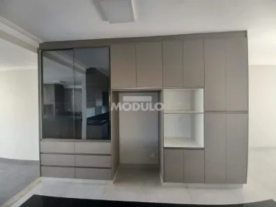 Casa de Condomínio com 4 Quartos para alugar, 231m² no Granja Marileusa, Uberlândia