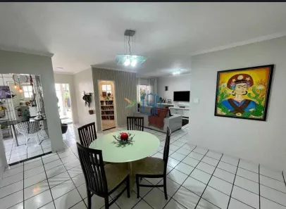 Casa com 4 Quartos à venda, 188m² no Barro Vermelho, Natal