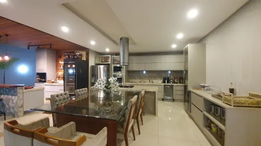 Casa de Condomínio com 4 Quartos à venda, 320m² no Jardins Valência, Goiânia