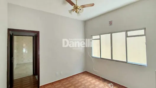 Casa com 2 Quartos para alugar, 80m² no Centro, Taubaté