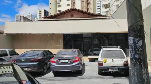 com 4 Quartos para alugar, 328m² no Setor Oeste, Goiânia