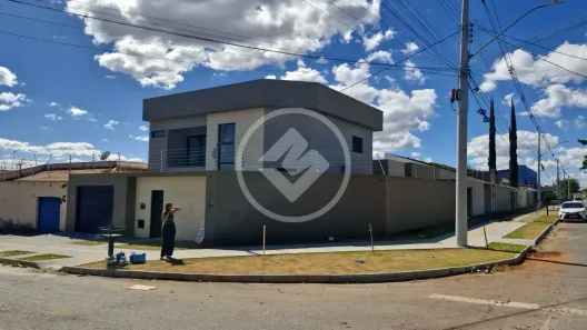 Sobrado com 4 Quartos à venda, 189m² no Jardim Presidente, Goiânia