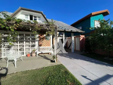 Casa com 5 Quartos para alugar, 146m² no Atami, Pontal do Paraná