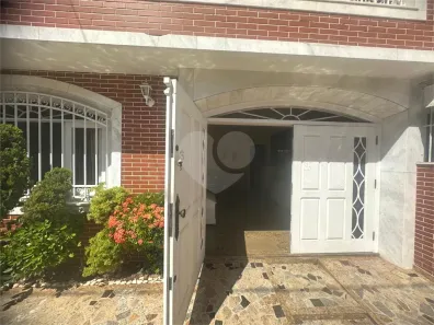 Sobrado com 3 Quartos à venda, 131m² no Boqueirão, Santos