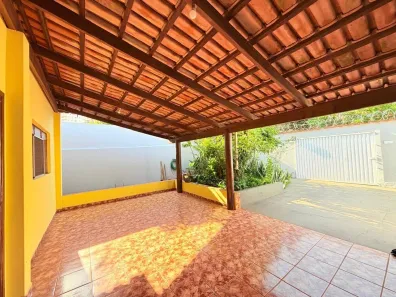 Casa com 3 Quartos para alugar, 180m² no Vila Maria José, Goiânia
