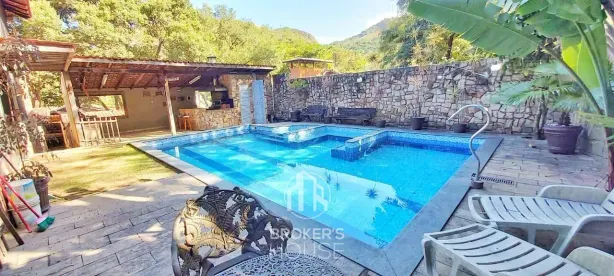 Casa com 4 Quartos à venda, 900m² no Fradinhos, Vitória