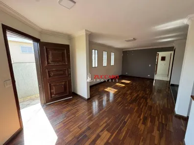 Sobrado com 4 Quartos à venda, 320m² no Vila Rosália, Guarulhos