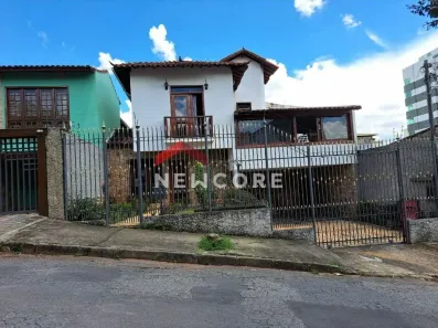 Casa com 5 Quartos à venda, 375m² no Fernão Dias, Belo Horizonte