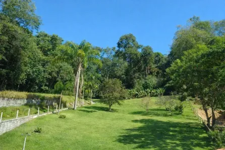 Fazenda/Sítio com 4 Quartos à venda, 550m² no Itaoca, Guararema