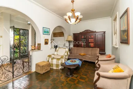Casa com 7 Quartos à venda, 300m² no Rio Branco, Porto Alegre