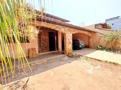 Casa com 4 Quartos à venda, 272m² no Planalto, Belo Horizonte