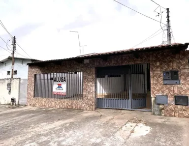 Casa com 3 Quartos para alugar, 100m² no Vila Redenção, Goiânia