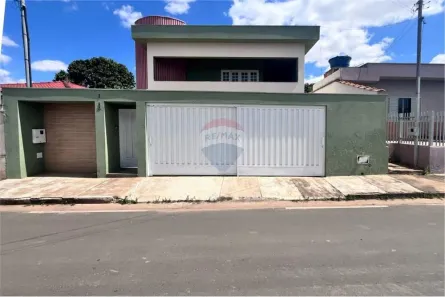 Casa com 3 Quartos à venda, 160m² no Centro, São João Batista do Glória