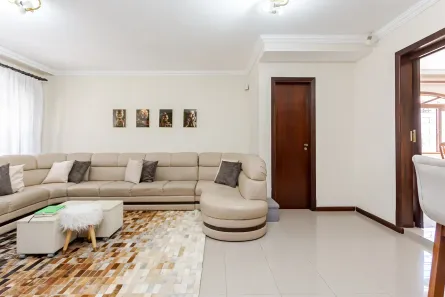 Sobrado com 4 Quartos à venda, 212m² no Xaxim, Curitiba