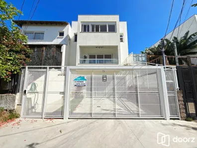 Sobrado com 3 Quartos à venda, 224m² no Aberta dos Morros, Porto Alegre