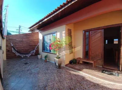 Casa com 3 Quartos para alugar, 156m² no Cavaleiros, Macaé
