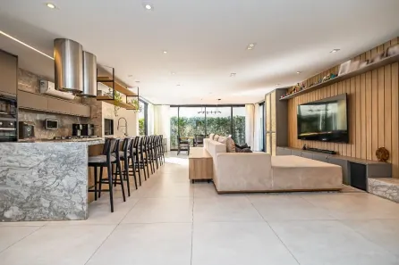 Casa de Condomínio com 3 Quartos à venda, 282m² no Ahú, Curitiba
