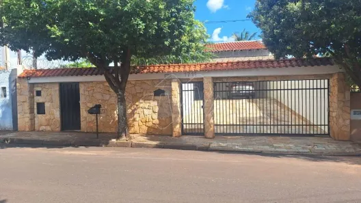 Casa com 3 Quartos à venda, 309m² no Centro, Araraquara