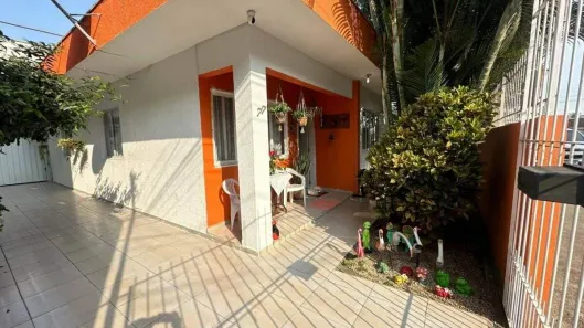Casa com 3 Quartos à venda, 116m² no Municípios, Balneário Camboriú