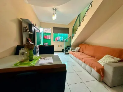 Casa com 2 Quartos à venda, 67m² no Nacional, Contagem
