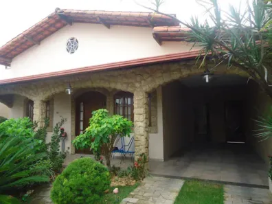 Casa com 4 Quartos à venda, 370m² no Três Barras, Contagem