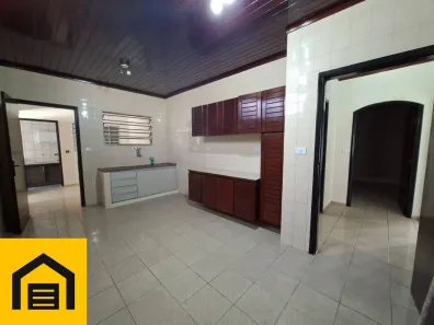 Casa com 2 Quartos para alugar, 200m² no Vila Noêmia, Mauá