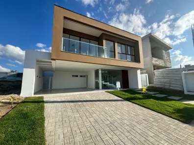 Sobrado com 4 Quartos à venda, 249m² no Universitário, Caruaru