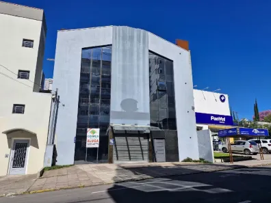 Prédio Comercial para alugar, 700m² no Madureira, Caxias do Sul