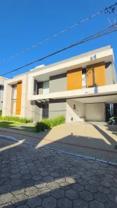 Sobrado com 4 Quartos à venda, 347m² no Centro, Balneário Piçarras