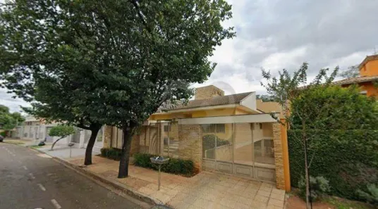 Casa com 6 Quartos para alugar, 330m² no Lago Parque, Londrina