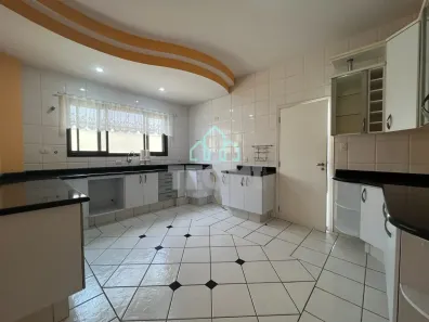 Sobrado com 4 Quartos para venda ou aluguel, 364m² no Condomínio Village Taubaté, Taubaté