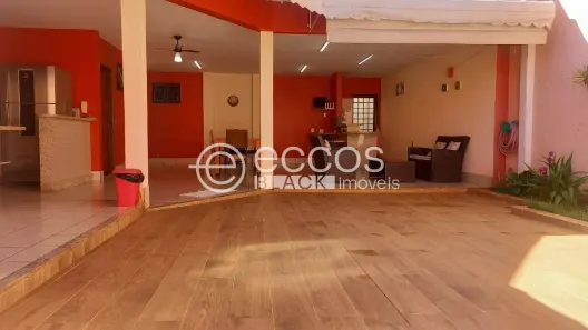 Casa com 3 Quartos à venda, 260m² no Nossa Senhora Aparecida, Uberlândia