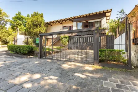 Casa com 4 Quartos para alugar, 329m² no Chácara das Pedras, Porto Alegre