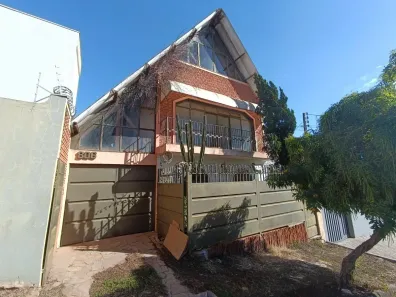 Casa com 3 Quartos para alugar, 300m² no Prolongamento Vila Duque de Caxias, Franca