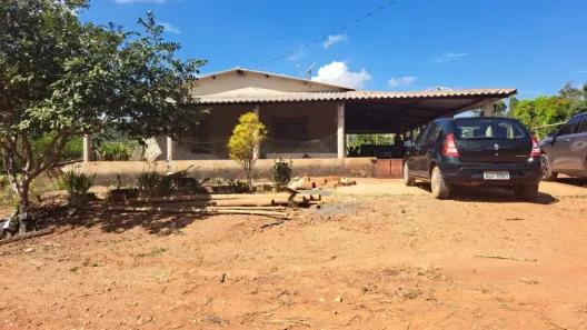 Casa com 3 Quartos à venda, 24000m² no Setor Central, Ouro Verde de Goiás