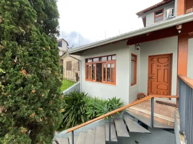 Casa com 3 Quartos para alugar, 300m² no São Jorge, Novo Hamburgo