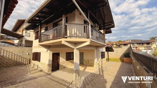 Casa com 4 Quartos para alugar, 176m² no Água Verde, Blumenau