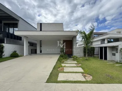 Casa de Condomínio com 4 Quartos à venda, 350m² no Santa Regina, Camboriú