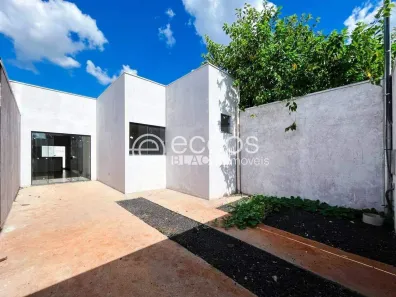 Casa com 3 Quartos à venda, 75m² no São Jorge, Uberlândia