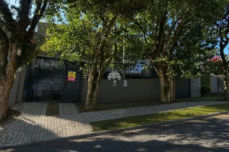 Sobrado com 3 Quartos à venda, 138m² no Taboão, Curitiba