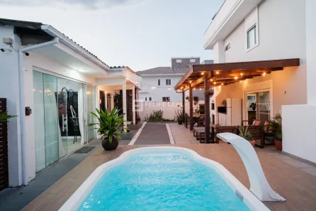 Casa com 5 Quartos à venda, 295m² no Daniela, Florianópolis