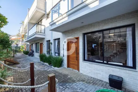 Sobrado com 4 Quartos à venda, 189m² no Itaipu, Niterói