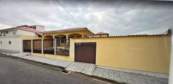 Casa com 3 Quartos à venda, 200m² no Barreiros, São José