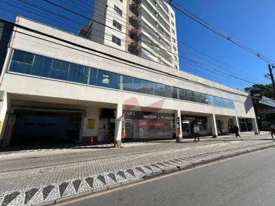 Ponto Comercial para alugar, 750m² no Novo Mundo, Curitiba