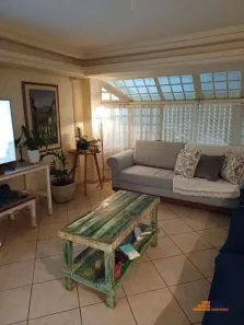 Casa com 3 Quartos para alugar, 270m² no Vila São Carlos, Taubaté